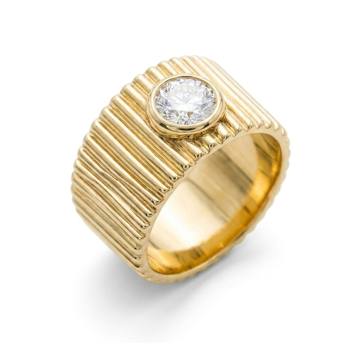 Fluted Wide Band Ring with Bezel-Set Round Brilliant in IGI certified lab grown diamond and BIS hallmarked gold