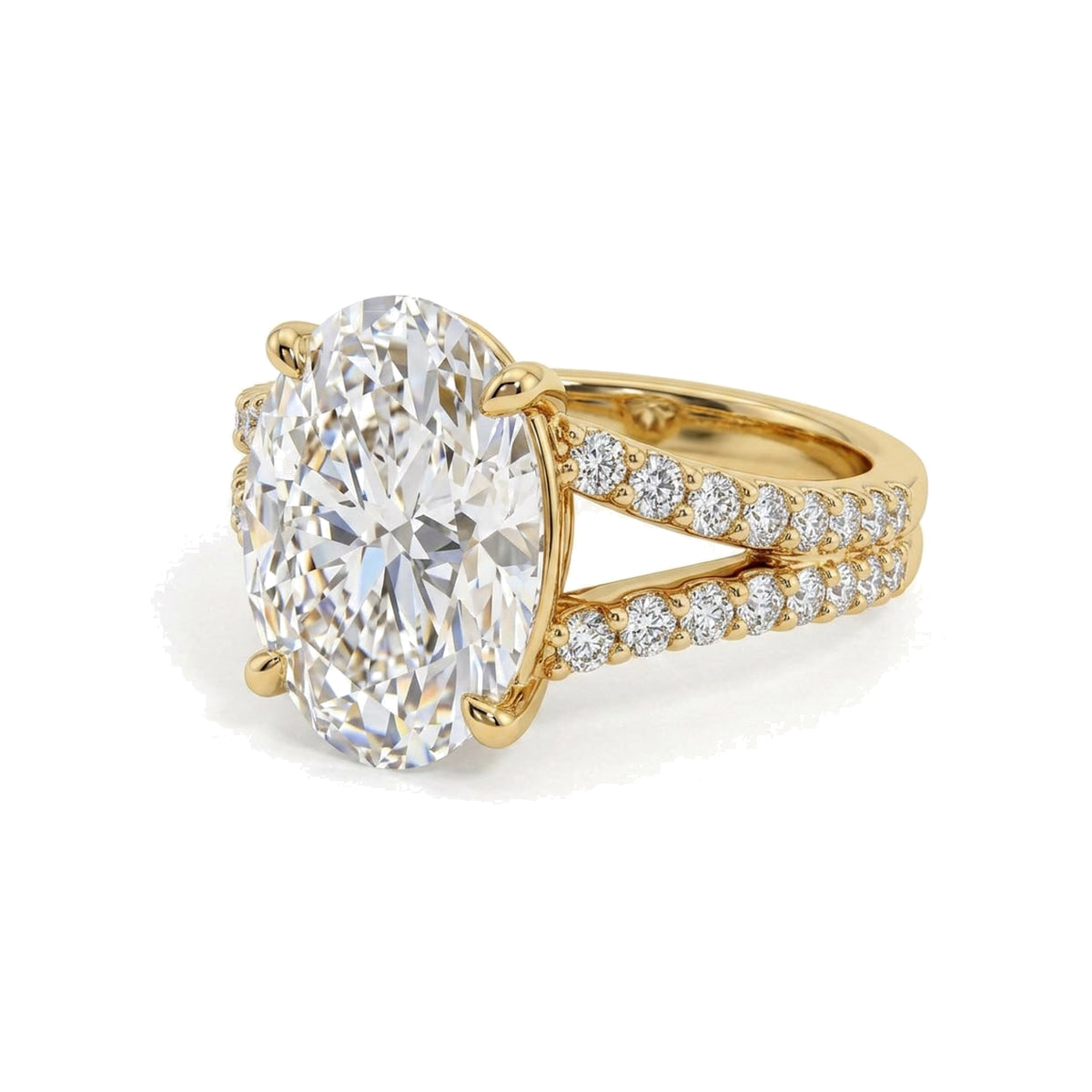 Oval Split Shank Ring with Pavé in IGI certified lab grown diamond and BIS hallmarked gold