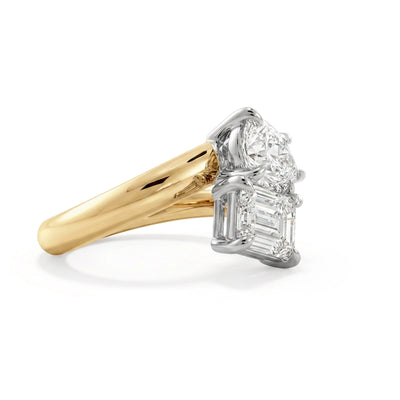 Pear & Emerald Crossover Toi et Moi Ring in IGI certified lab grown diamond and BIS hallmarked gold